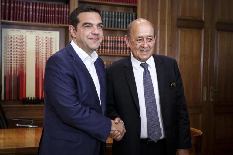 Στο Μέγαρο Μαξίμου ο Γάλλος ΥΠΕΞ – Τον υποδέχθηκε ο Αλέξης Τσίπρας (εικόνες)